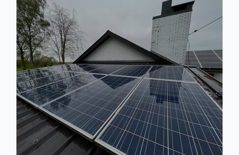 Panneaux solaires propres après nettoyage à l'eau pure – Ultra Clean